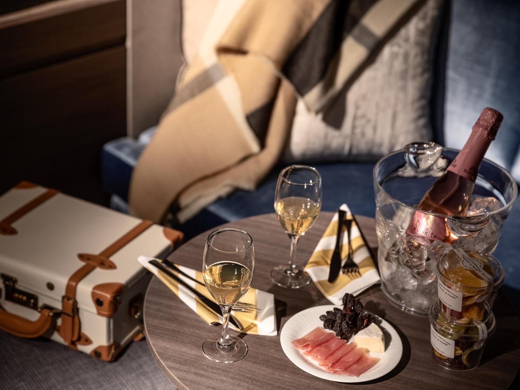 Mitsui Garden Hotel Sapporo West Bagian luar foto